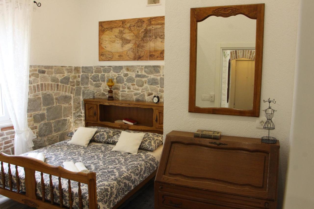 Kaštela Old School Apartment מראה חיצוני תמונה